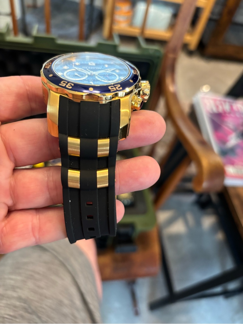 The Invicta Pro Diver 6983 - Picture 2 of 6